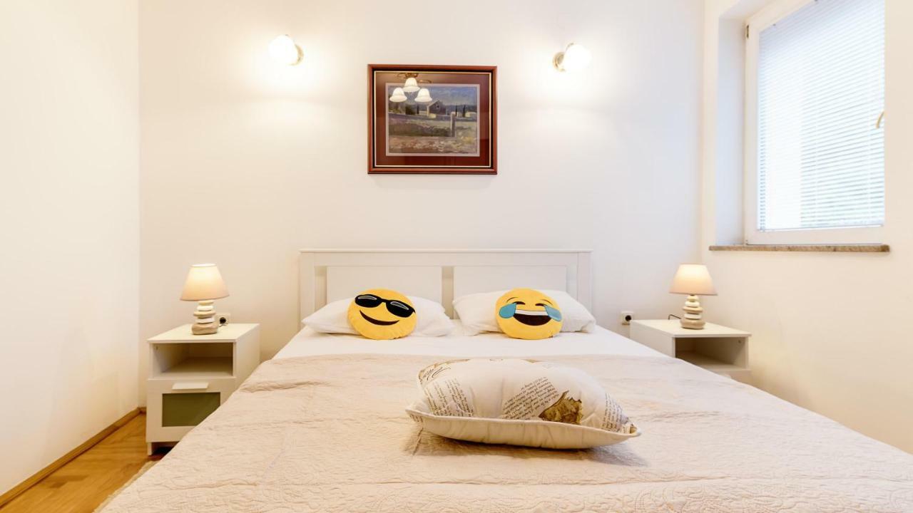 Central Apartment Smiley - Free Parking Ζάγκρεμπ Εξωτερικό φωτογραφία