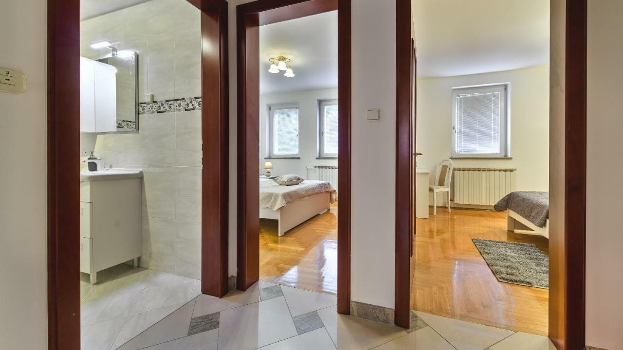 Central Apartment Smiley - Free Parking Ζάγκρεμπ Εξωτερικό φωτογραφία