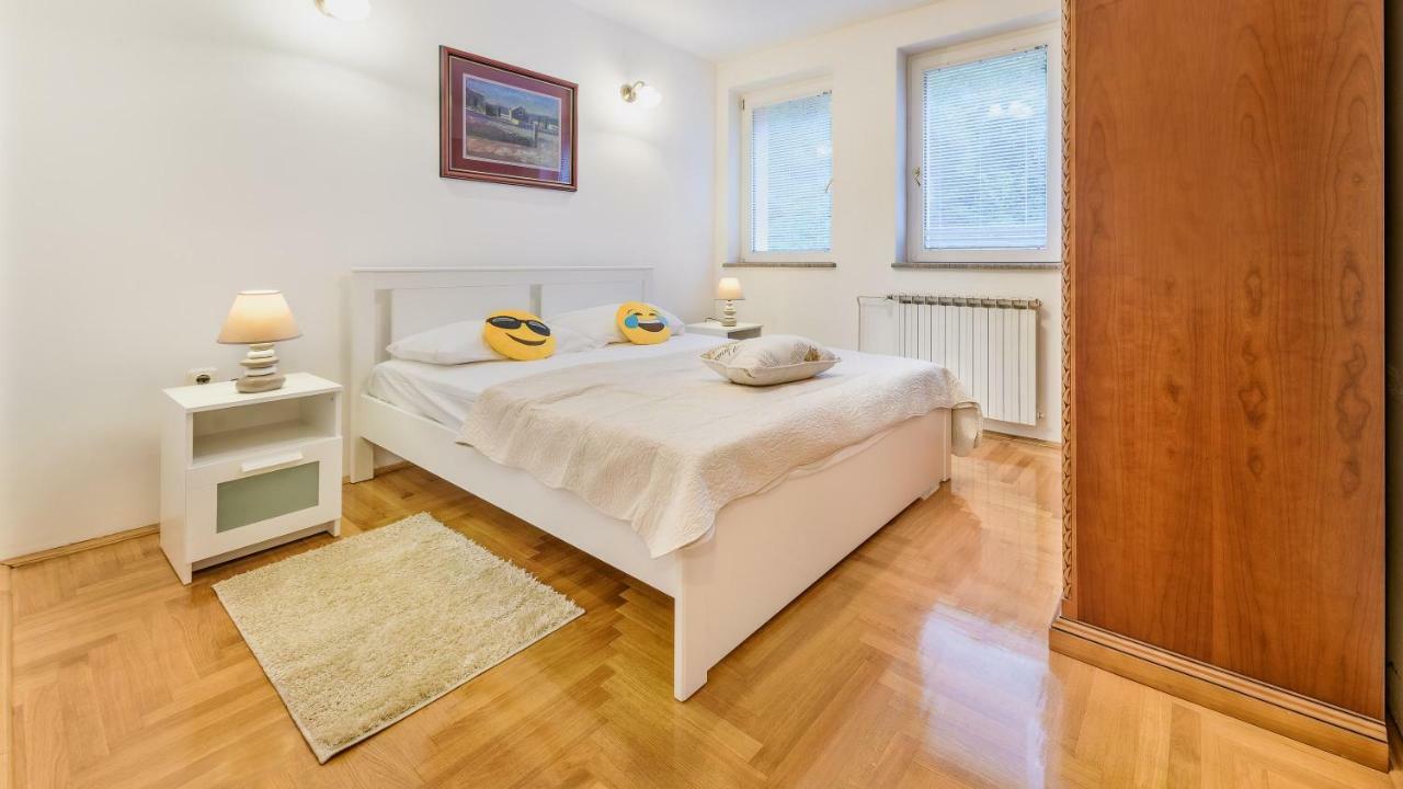 Central Apartment Smiley - Free Parking Ζάγκρεμπ Εξωτερικό φωτογραφία